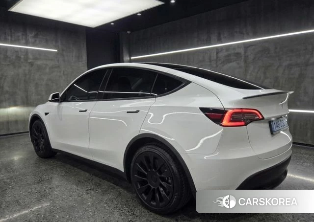 Tesla Model Y 2023 Белый из Кореи, фото 4