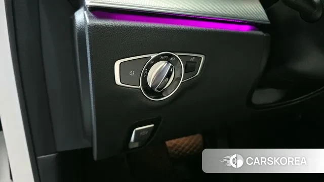 Mercedes-Benz E-Class W213 2019 Белый из Кореи, фото 4