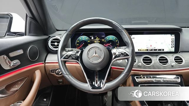 Mercedes-Benz E-Class W213 2022 Белый из Кореи, фото 4