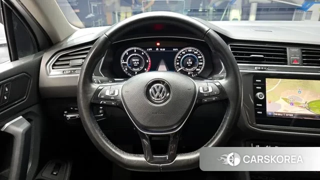 Volkswagen Tiguan second Generation 2018 Серебряный из Кореи, фото 4