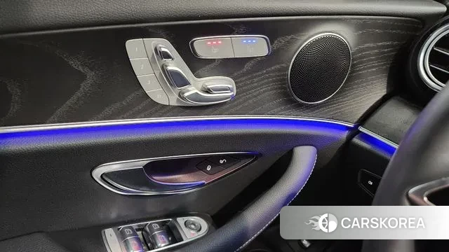 Mercedes-Benz E-Class W213 2022 Белый из Кореи, фото 4