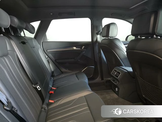 Audi Q5L 2025 Черный из Китая, фото 4