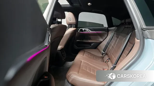 BMW 4 Series (G22) 2022 Светло-серебряный цвет из Кореи, фото 4