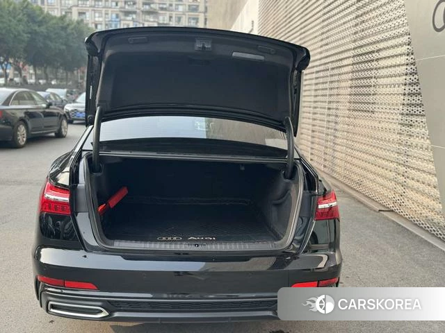 Audi A6L 2021 Черный из Китая, фото 4