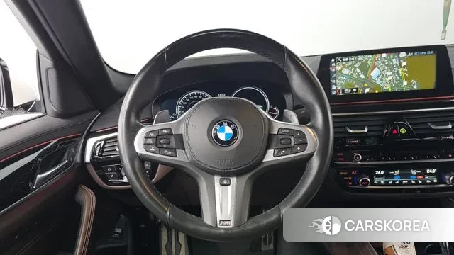BMW 5 Series (G30) 2018 Белый из Кореи, фото 4