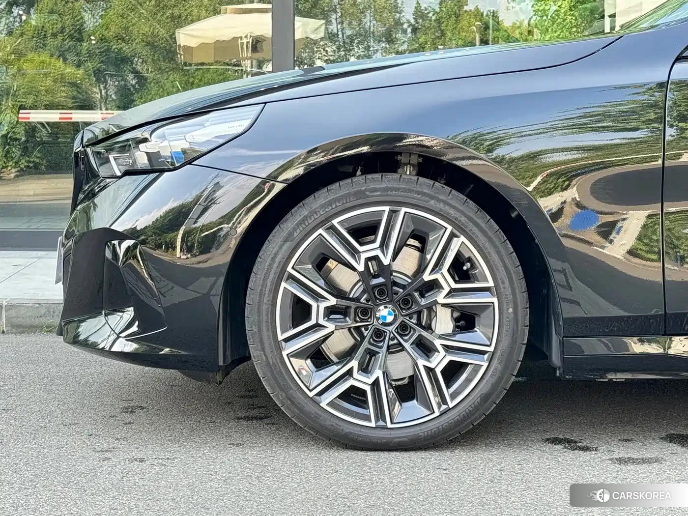 BMW 5 series 2026 Черный из Китая, фото 4