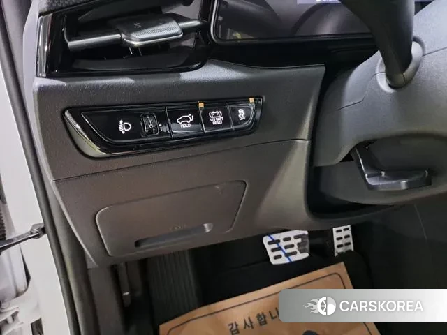 Kia Di Ol Nu Niro 2023 Белый из Кореи, фото 4