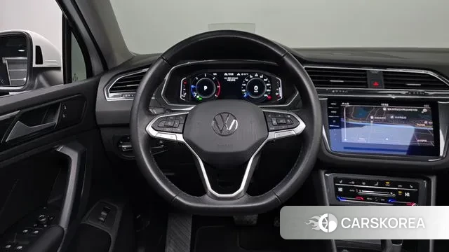 Volkswagen Tiguan second Generation 2022 Белый из Кореи, фото 4