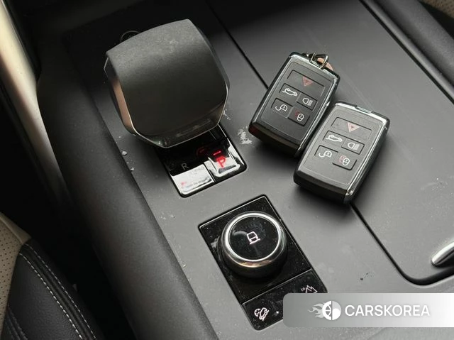 Land Rover Discovery 5 2022 Черный из Кореи, фото 4