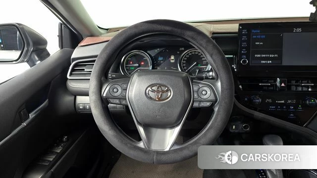 Toyota Camry (XV70) 2022 Серебристо-серый из Кореи, фото 4