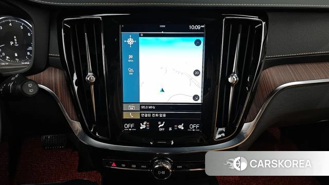 Volvo V60 Cross-Country 2nd Generation 2021 Белый из Кореи, фото 4