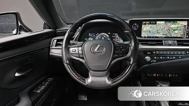 Lexus ES300h 7th generation 2020 Белый из Кореи, фото 4
