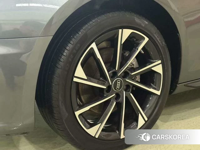 Audi A4L 2023 Темно-серый из Китая, фото 4