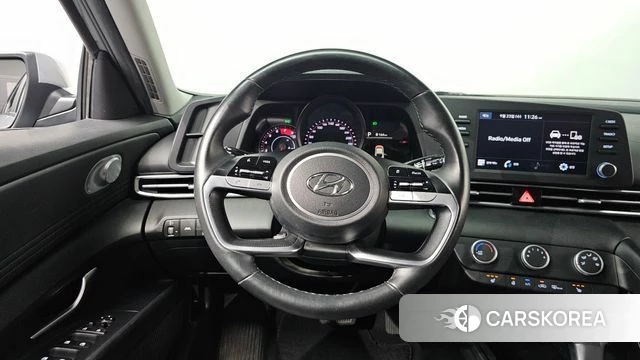 Hyundai Avante (CN7) 2021 Светло-серебряный цвет из Кореи, фото 4