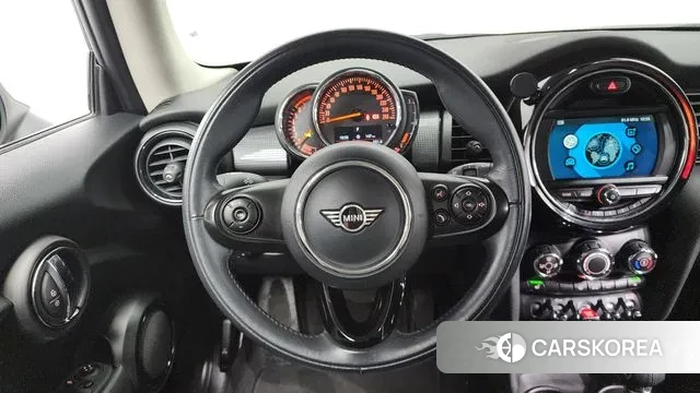 Mini Cooper 2018 Серебряный из Кореи, фото 4