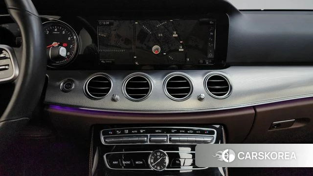 Mercedes-Benz E-Class W213 2018 Черный из Кореи, фото 4