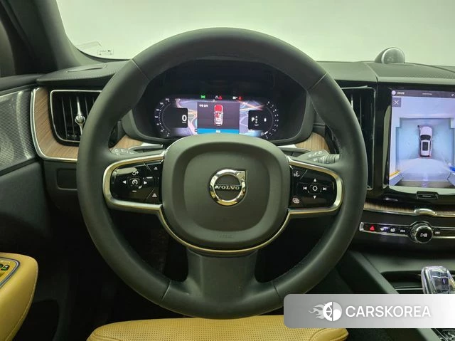 Volvo XC60 second Generation 2023 Белый из Кореи, фото 4