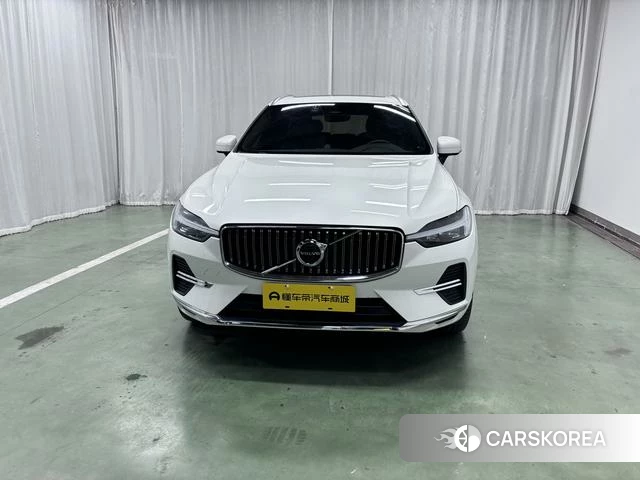 Volvo XC60 2024 Белый из Китая, фото 4