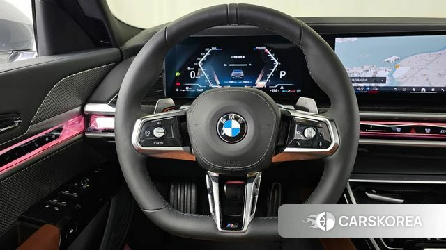 BMW 7 Series (G70) 2025 Светло-серебряный цвет из Кореи, фото 4