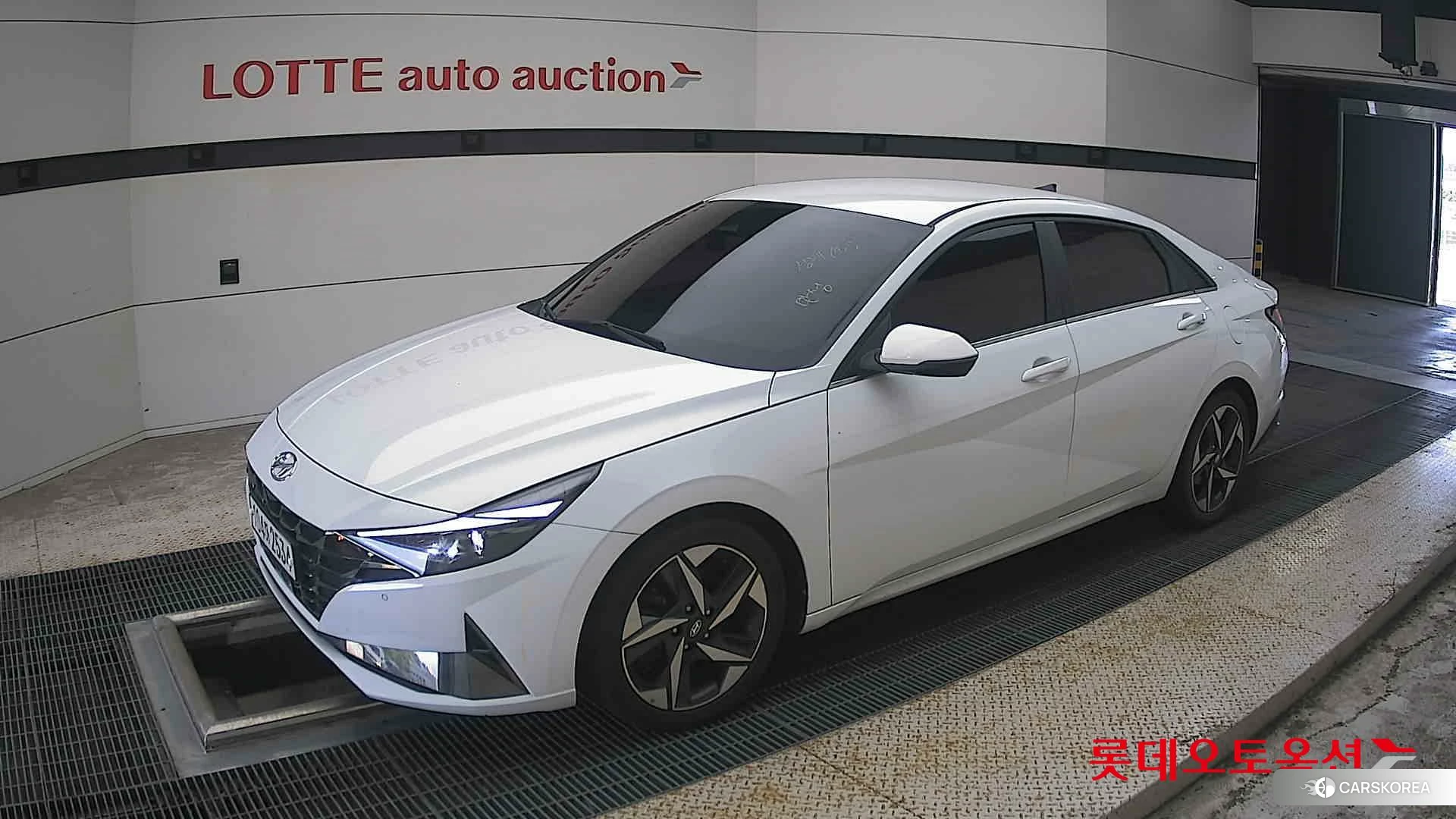 Hyundai Avante 2021 Polar White из Кореи, фото 4