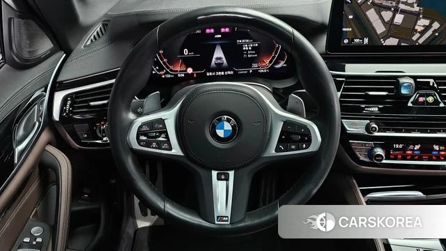 BMW 5 Series (G30) 2022 Белый из Кореи, фото 4