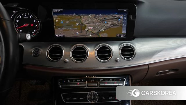 Mercedes-Benz E-Class W213 2018 Белый из Кореи, фото 4