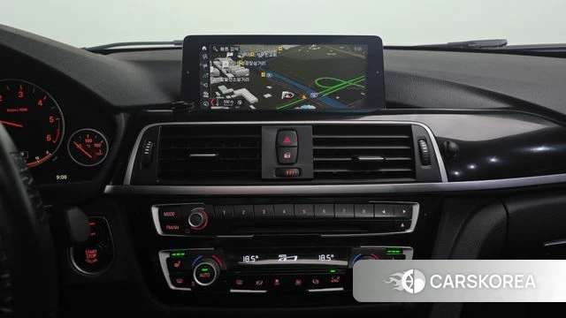BMW 3 Series (F30) 2018 Белый из Кореи, фото 4