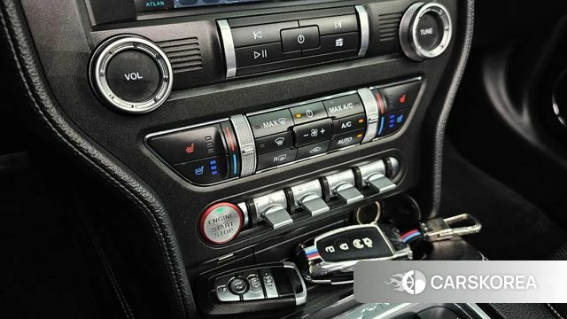 Ford Mustang 2021 Белый из Кореи, фото 4