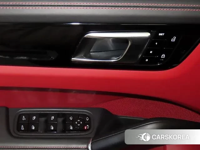 Porsche Cayenne (PO536) 2021 Черный из Кореи, фото 4