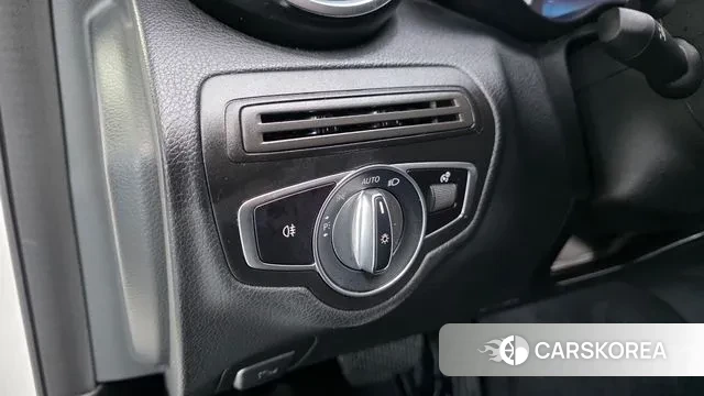 Mercedes-Benz C-Class W205 2019 Белый из Кореи, фото 4