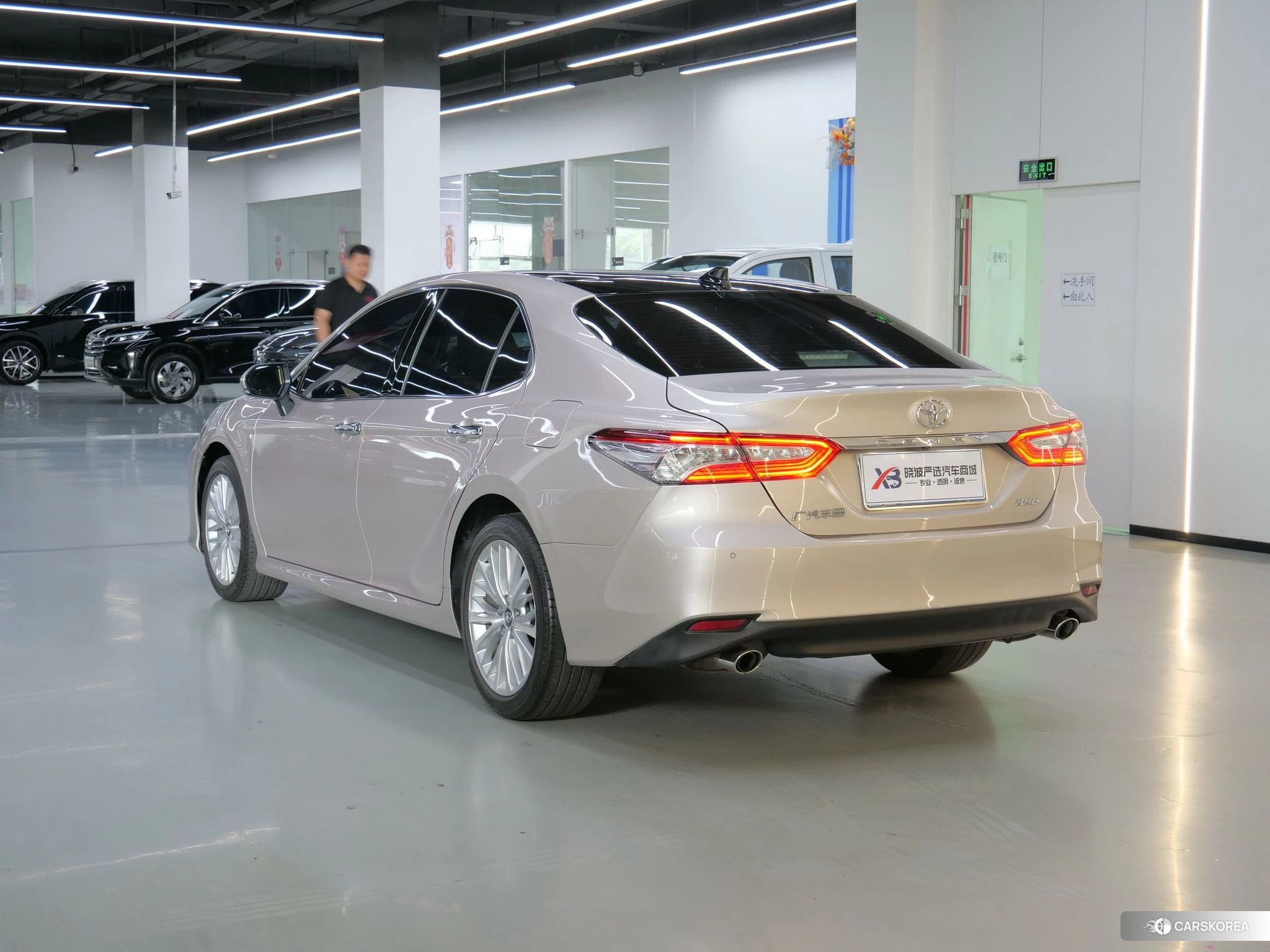 Toyota Camry 2020 Шампань из Китая, фото 4