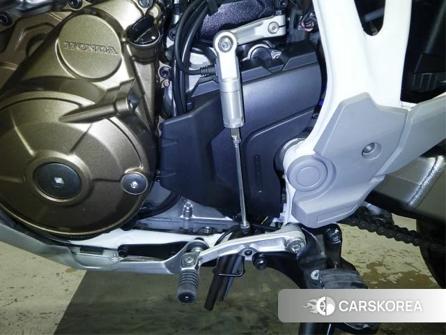 Проданный Honda CRF1100L AFRICA TWIN id 4192966 из Японии, фото 2