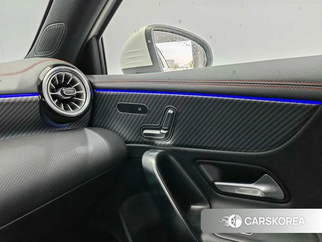 Mercedes-Benz Class A 2024 Белый из Китая, фото 4