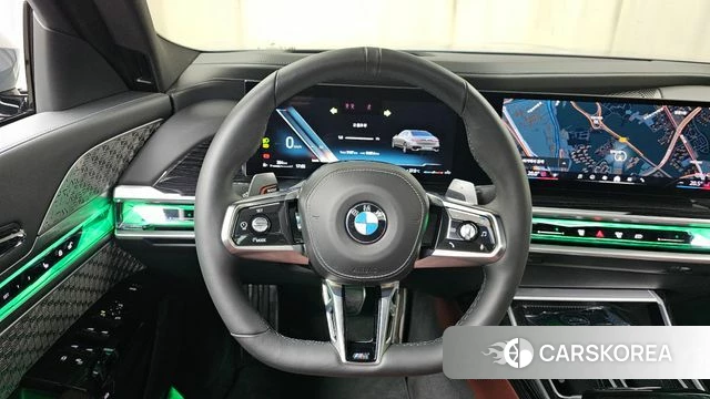 BMW 7 Series (G70) 2025 Светло-серебряный цвет из Кореи, фото 4