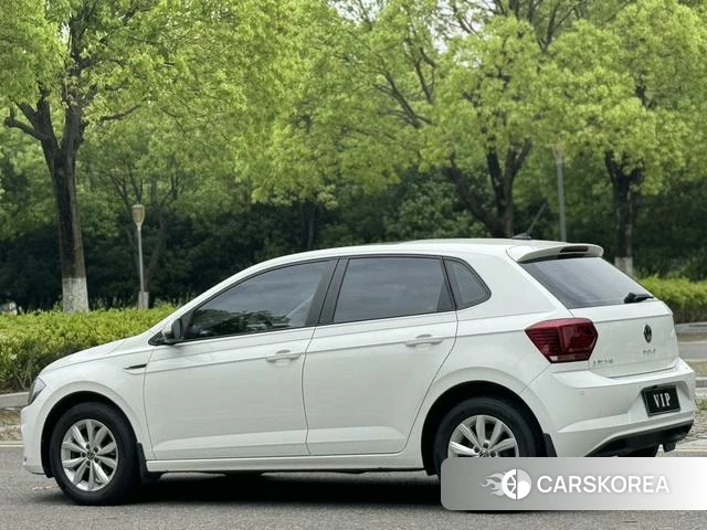 Volkswagen Polo 2021 Белый из Китая, фото 4