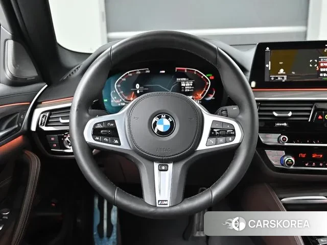 BMW 5 Series (G30) 2020 Белый из Кореи, фото 4