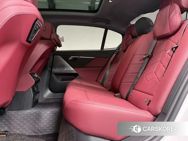 BMW 5 series 2026 Белый из Китая, фото 4