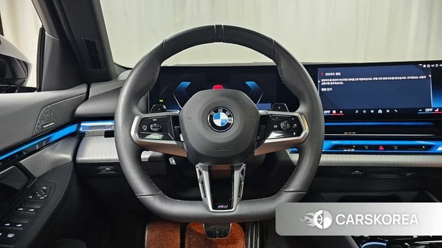 BMW 5 Series (G60) 2024 Черный из Кореи, фото 4