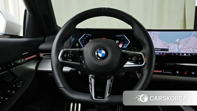 BMW 5 Series (G60) 2024 Белый из Кореи, фото 4