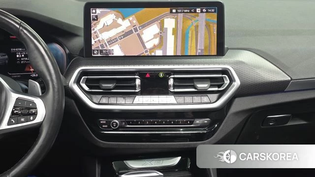BMW X3 (G01) 2022 Светло-серебряный цвет из Кореи, фото 4