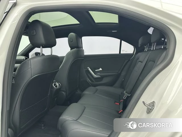 Mercedes-Benz Class A 2022 Белый из Китая, фото 4