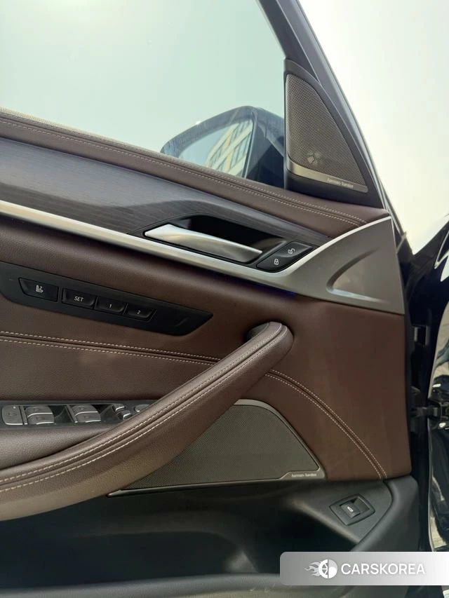BMW 5 series 2022 Черный из Китая, фото 4