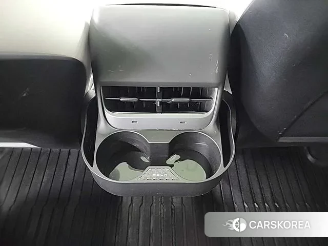 Tesla Model Y 2023 Черный из Кореи, фото 4