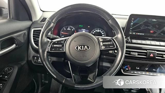 Kia Seltos 2021 Серебристо-серый из Кореи, фото 4