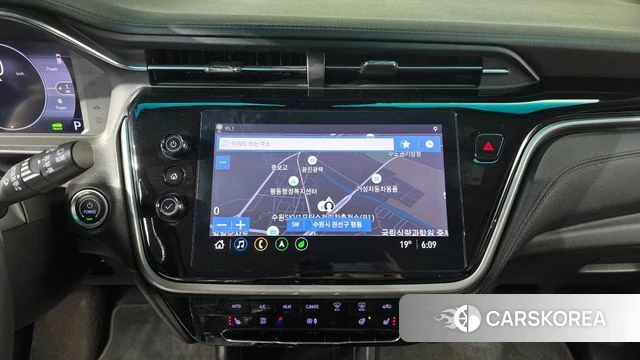 Chevrolet (GM Daewoo) New Bolt EV 2022 Светло-серебряный цвет из Кореи, фото 4