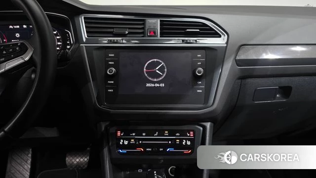 Volkswagen Tiguan second Generation 2022 Серебристо-серый из Кореи, фото 4