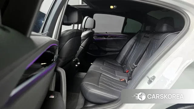 BMW 5 Series (G30) 2022 Белый из Кореи, фото 4