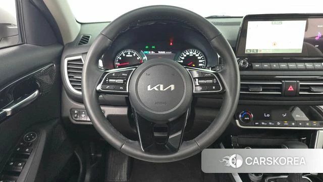 Kia Seltos 2022 Белый из Кореи, фото 4