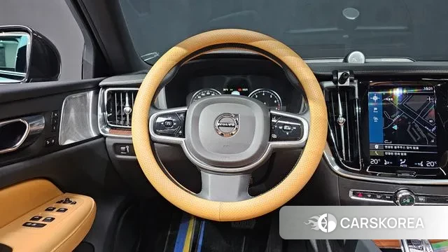 Volvo S60 3rd generation 2022 Черный из Кореи, фото 4