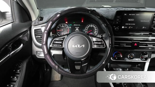 Kia Seltos 2022 Белый из Кореи, фото 4